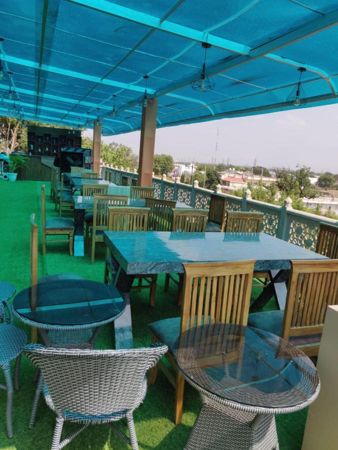 Hotel Virasat By Bookingcare Chhatarpur Екстериор снимка