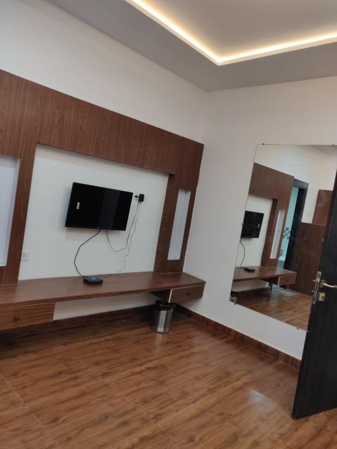 Hotel Virasat By Bookingcare Chhatarpur Екстериор снимка
