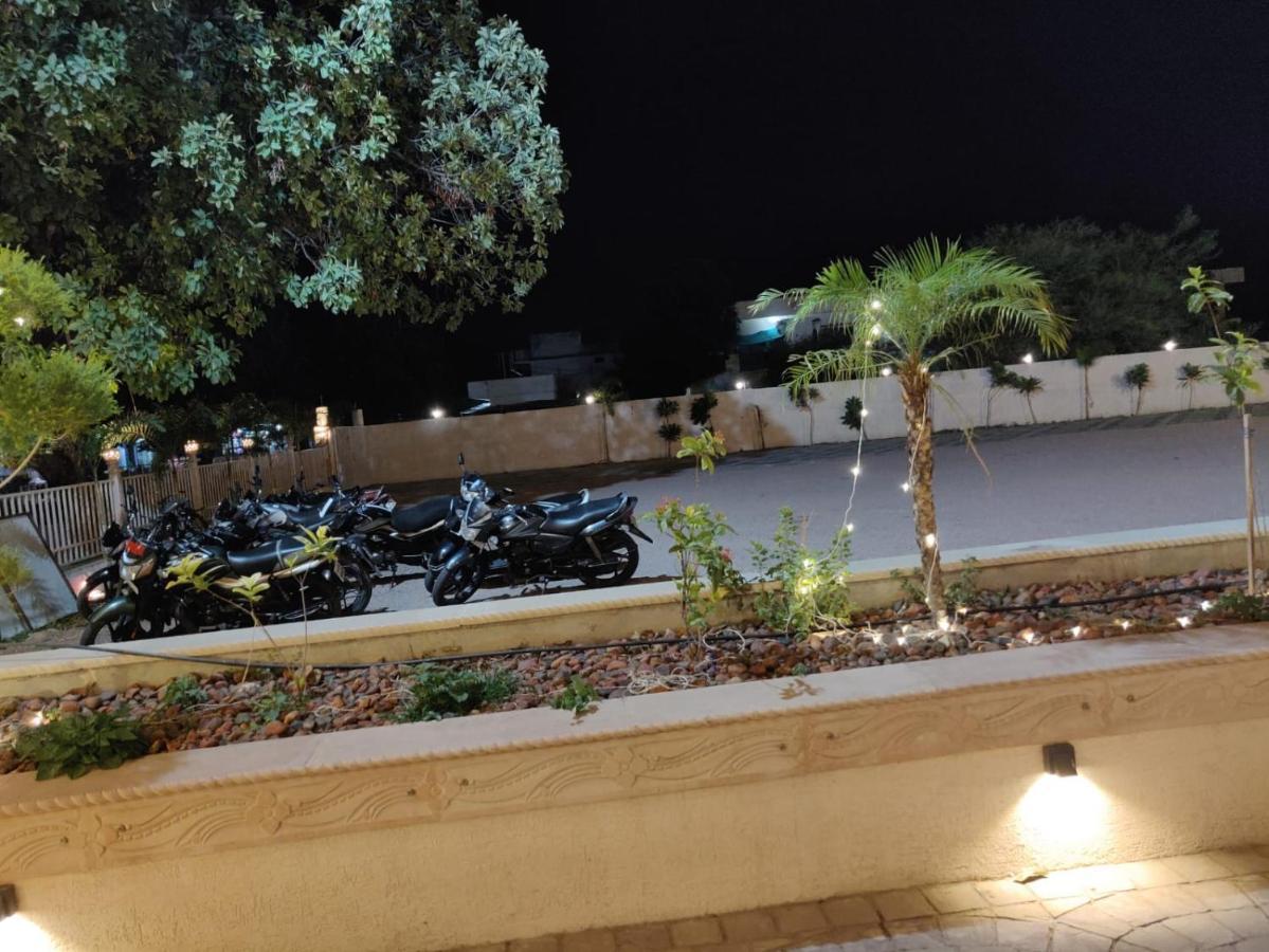 Hotel Virasat By Bookingcare Chhatarpur Екстериор снимка