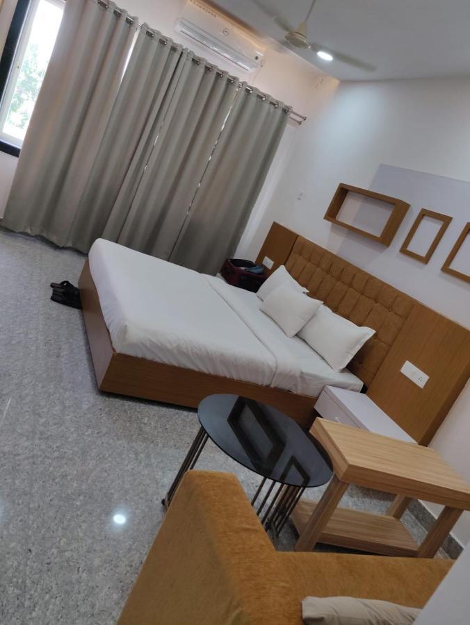 Hotel Virasat By Bookingcare Chhatarpur Екстериор снимка