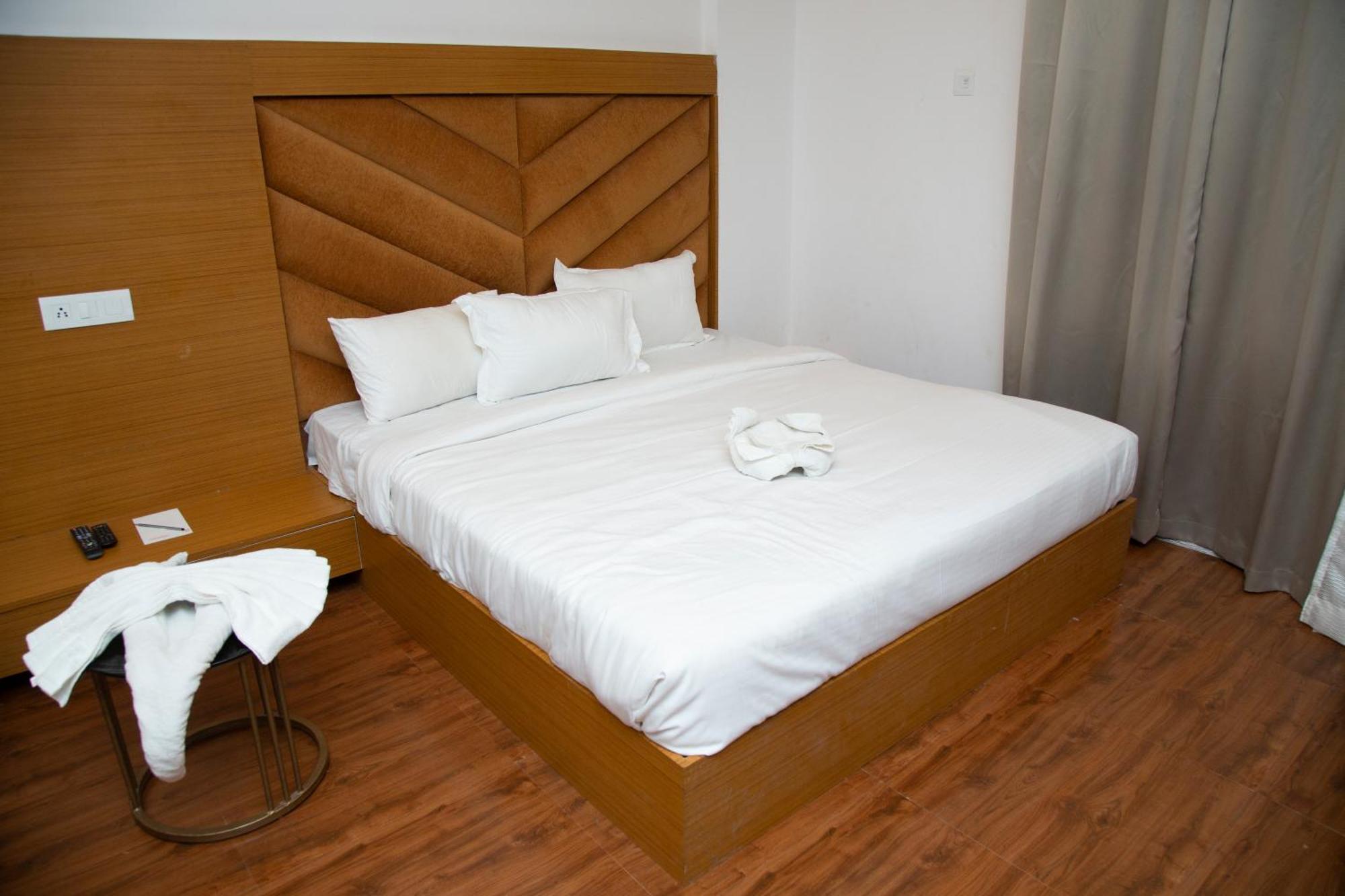 Hotel Virasat By Bookingcare Chhatarpur Екстериор снимка