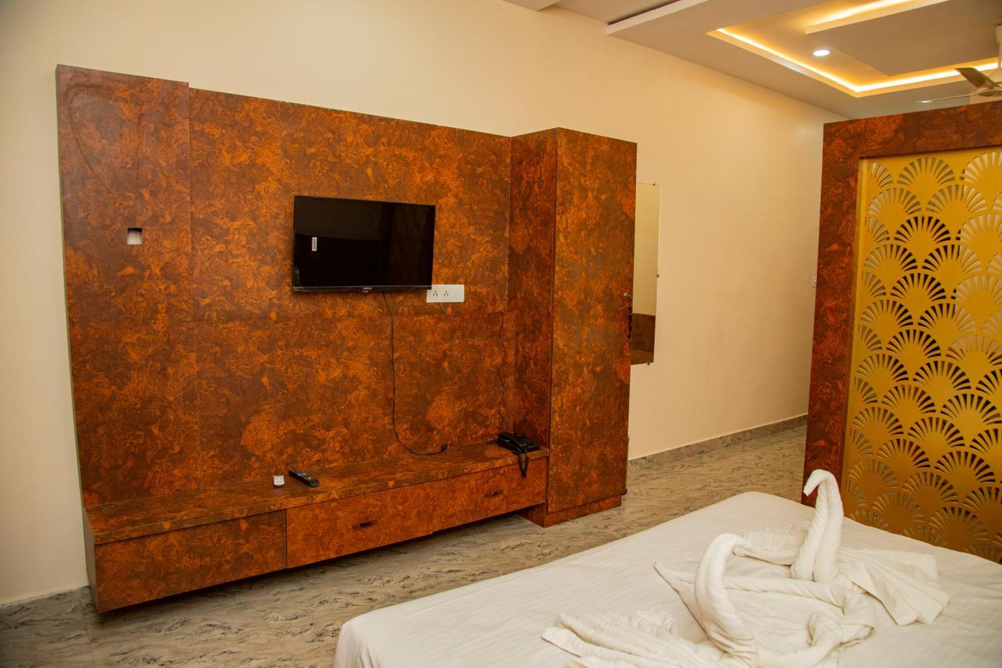 Hotel Virasat By Bookingcare Chhatarpur Екстериор снимка